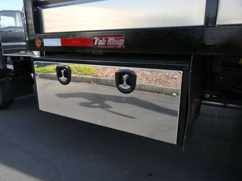 2024 Isuzu NPR HD 1F2