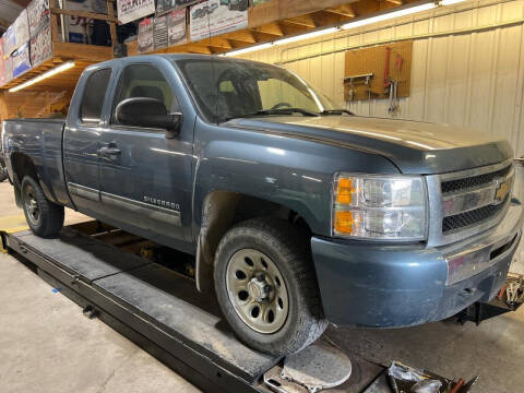 2011 Chevrolet Silverado 1500 for sale at B & B Auto Sales in Brookings SD