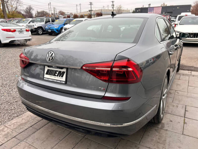 2017 Volkswagen Passat 1.8T R-Line
