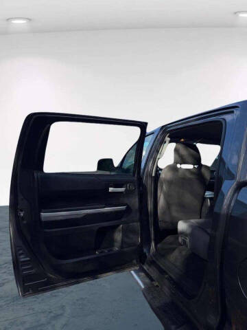 2017 Toyota Tundra SR5