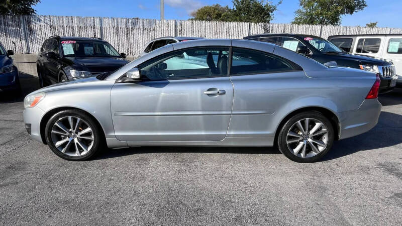 2011 Volvo C70 T5