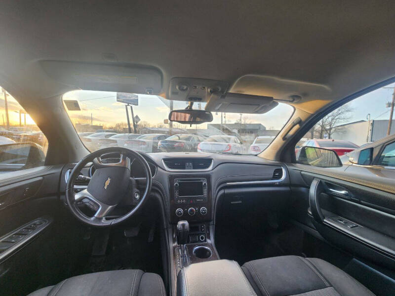 2017 Chevrolet Traverse LT