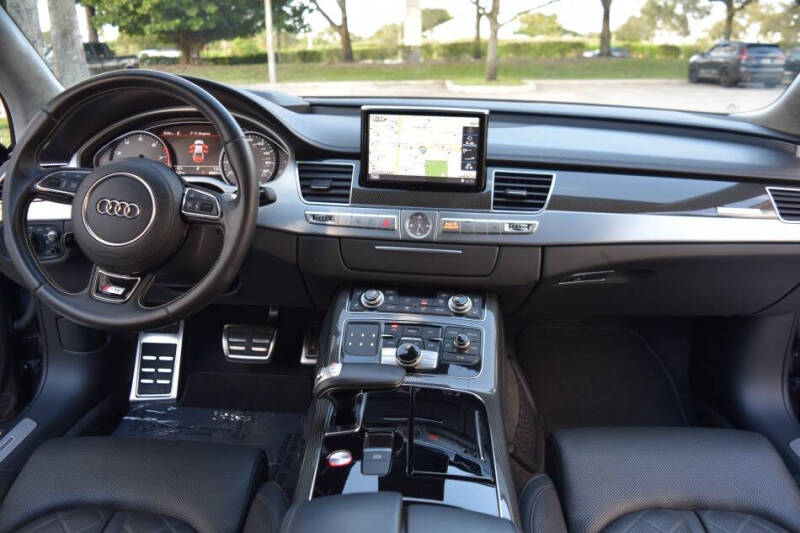 2015 Audi S8 4.0T quattro