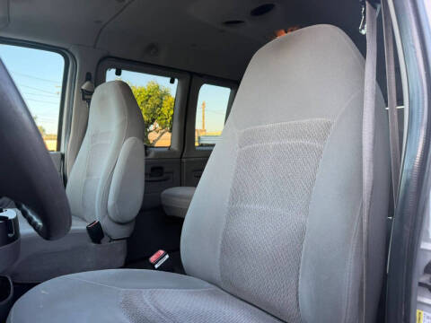 2006 Ford E-Series E-350 SD XLT