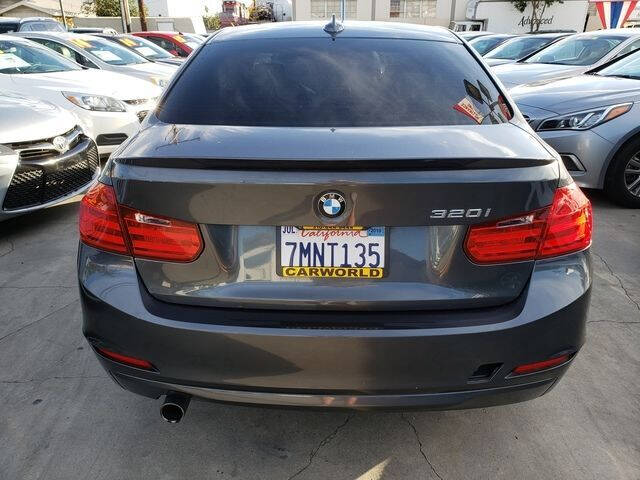 2015 BMW 3 Series 320i