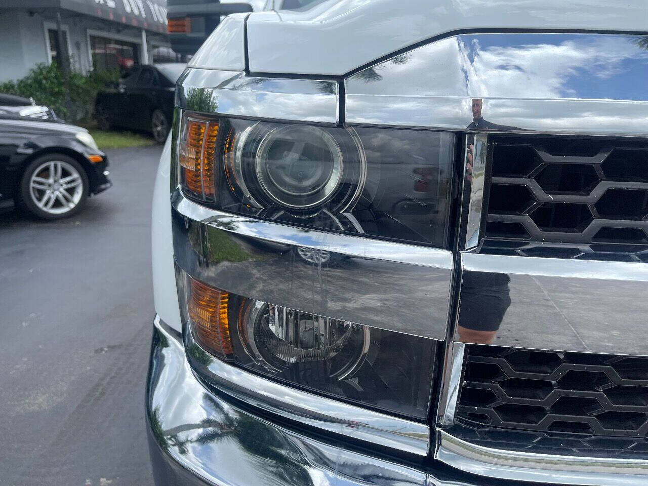 2019 Chevrolet Silverado HD Pickup - $37,900