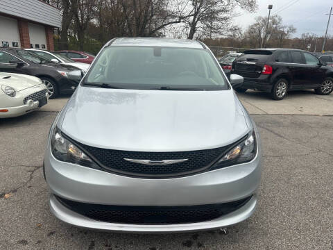 2022 Chrysler Voyager LX