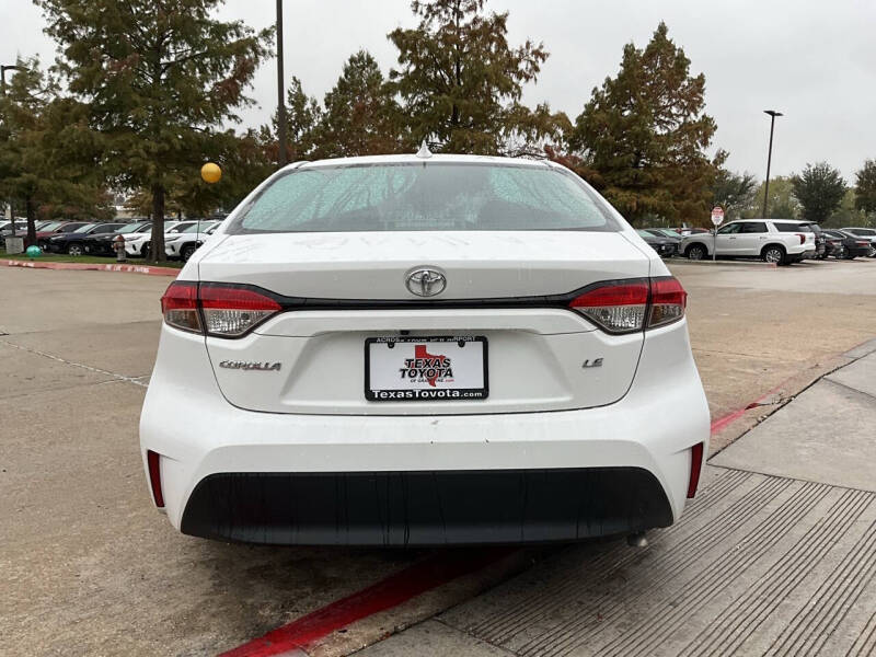 2024 Toyota Corolla LE