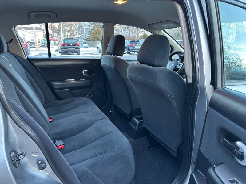 2011 Nissan Versa 1.8 S