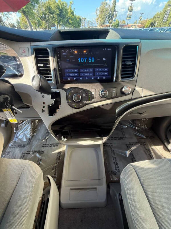 2014 Toyota Sienna L 7-Passenger
