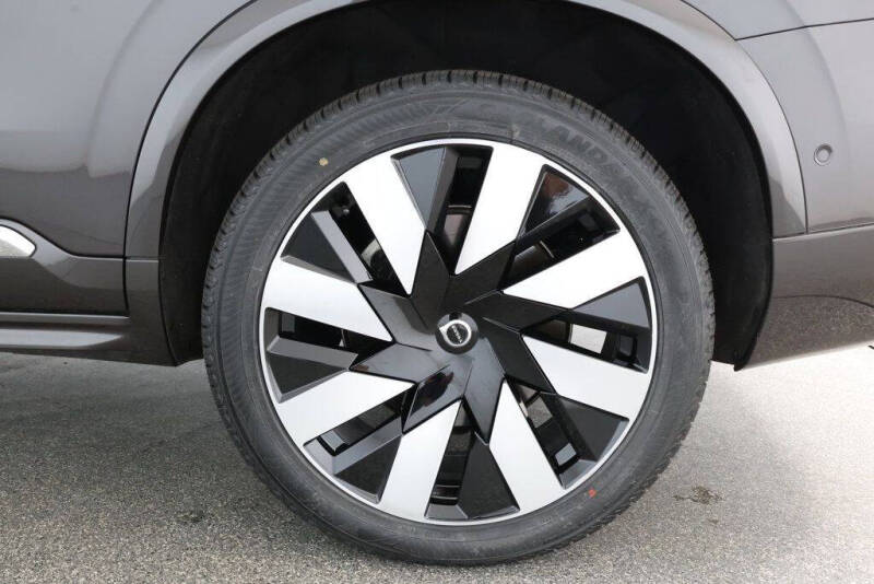 2023 Volvo XC90 Recharge T8 Ultimate Bright Theme 6P