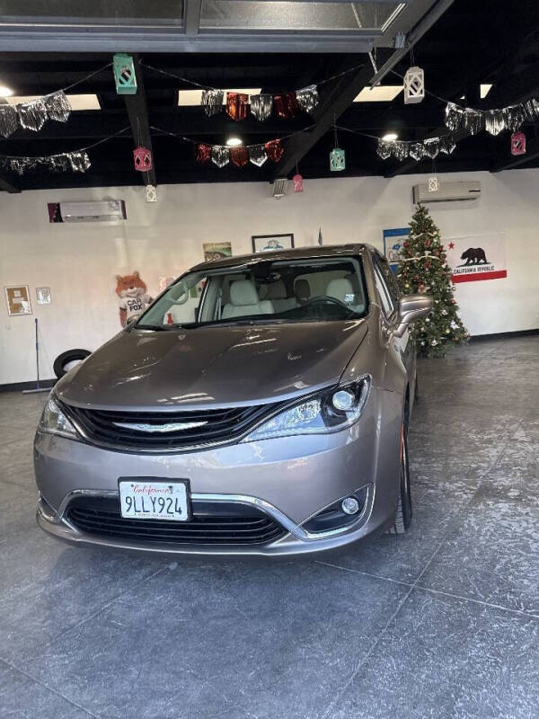 2018 Chrysler Pacifica Hybrid Touring Plus