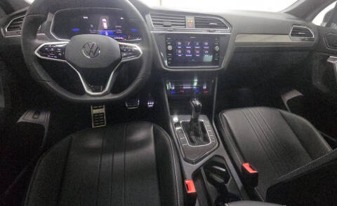 2024 Volkswagen Tiguan SE R-Line Black