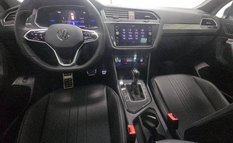 2024 Volkswagen Tiguan SE R-Line Black