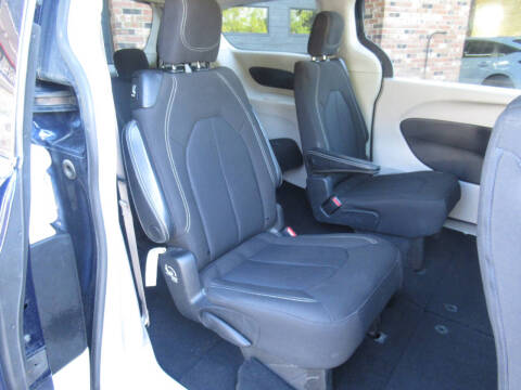 2020 Chrysler Voyager LX