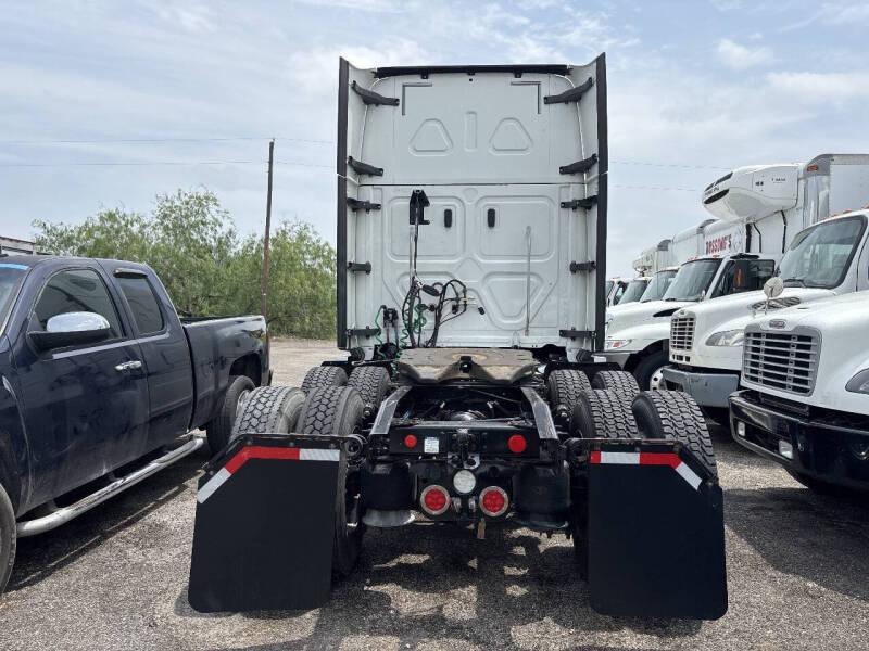 2020 Freightliner Cascadia