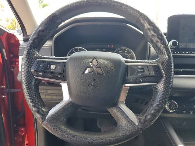 2023 Mitsubishi Outlander ES