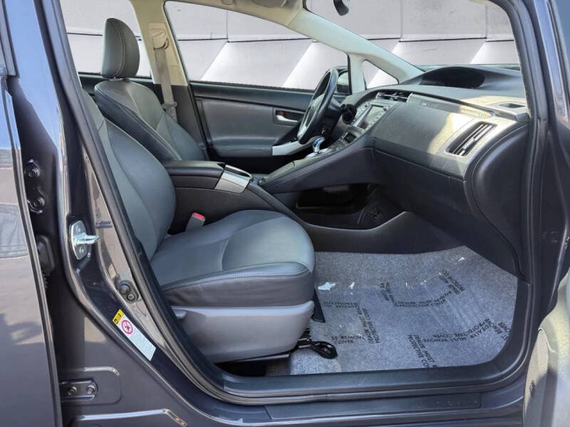 2014 Toyota Prius Plug-in Hybrid