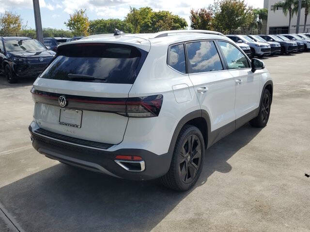 2025 Volkswagen Taos SE