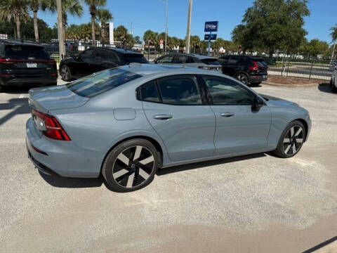 2024 Volvo S60 Recharge T8 Plus Dark Theme