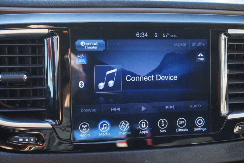 2017 Chrysler Pacifica Touring-L Plus