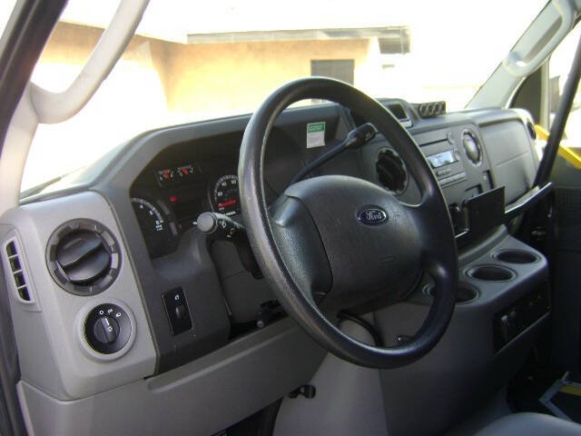 2013 Ford E-Series E-350 SD