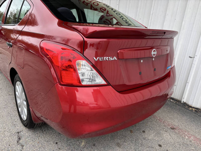2014 Nissan Versa 1.6 S Plus