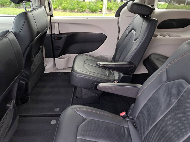 2019 Chrysler Pacifica Touring L