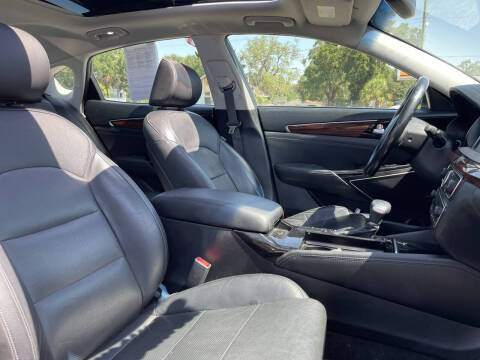 2017 Kia Cadenza Premium