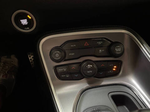 2019 Dodge Challenger SXT