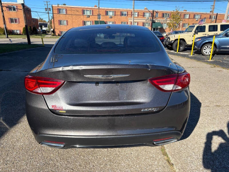 2015 Chrysler 200 S