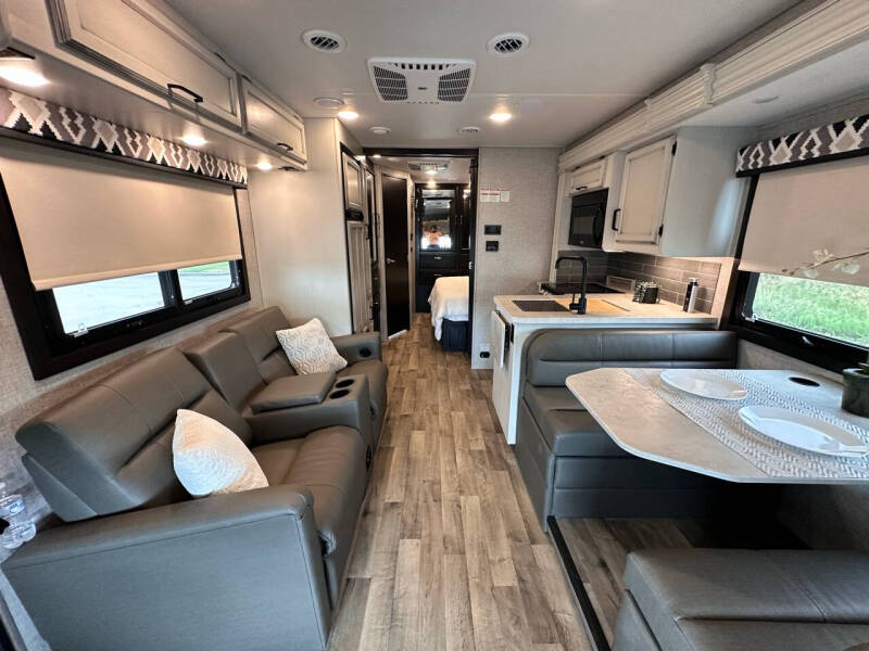 2022 Jayco Grayhawk 27, King Bed  Sleeps 6 , Gas Engine
