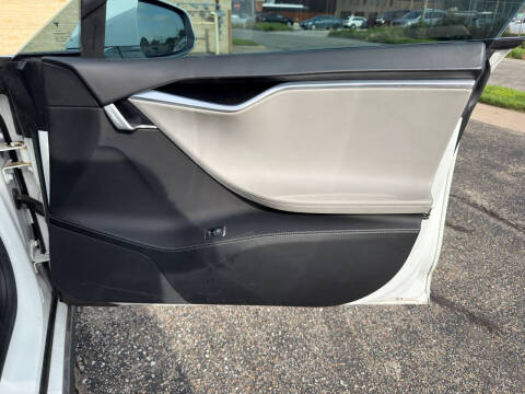 2015 Tesla Model S