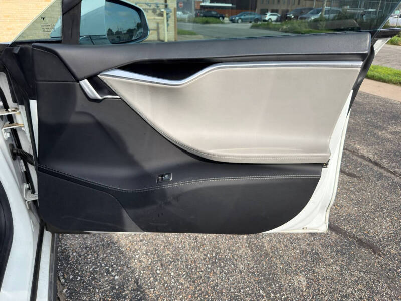 2015 Tesla Model S