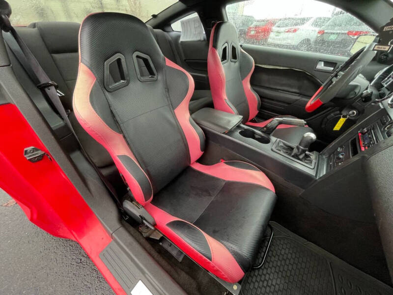 2007 Ford Mustang V6 Deluxe