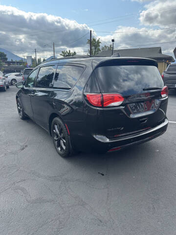 2018 Chrysler Pacifica Touring L Plus