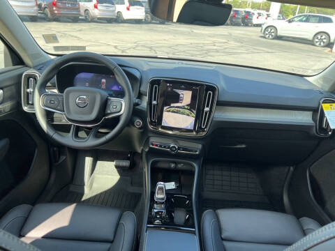 2026 Volvo XC40 B5 Plus