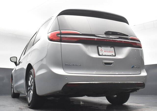 2023 Chrysler Pacifica Plug-In Hybrid Touring L