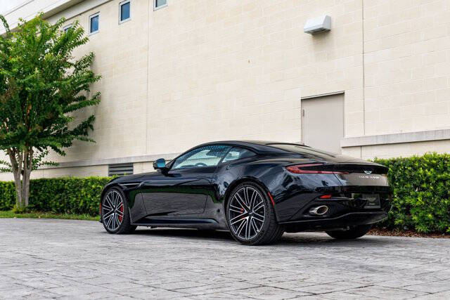 2024 Aston Martin DB12 V8