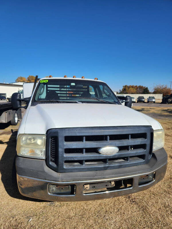 2006 Ford F-350 Super Duty Chassis Cab's photo