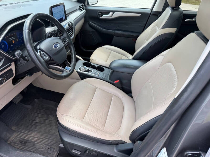 2021 Ford Escape SEL
