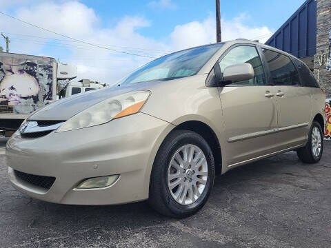 2007 Toyota Sienna for sale at Hot Deals On Wheels in Tampa FL