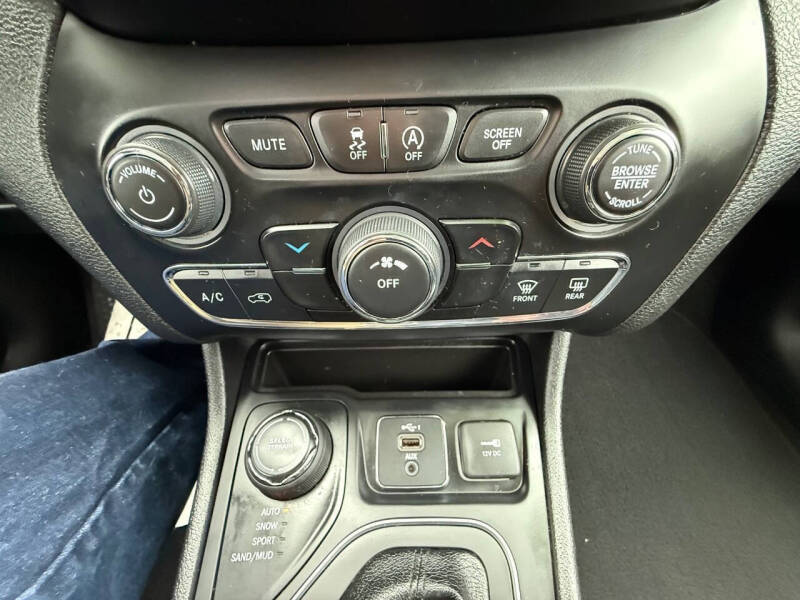 2021 Jeep Cherokee Latitude Plus