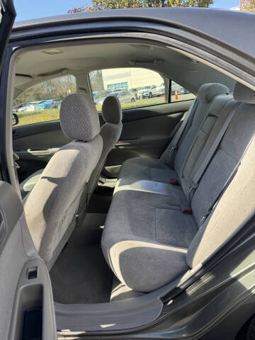 2004 Toyota Camry LE