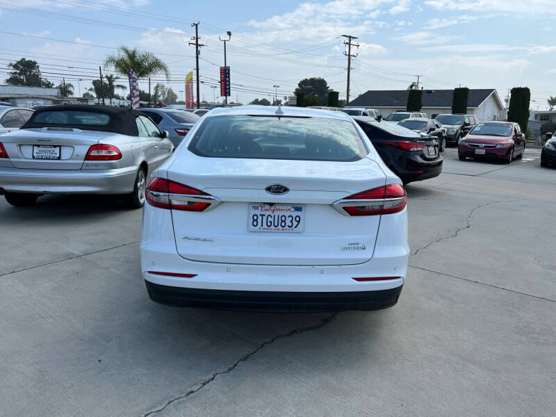 2019 Ford Fusion Hybrid SE photo 7