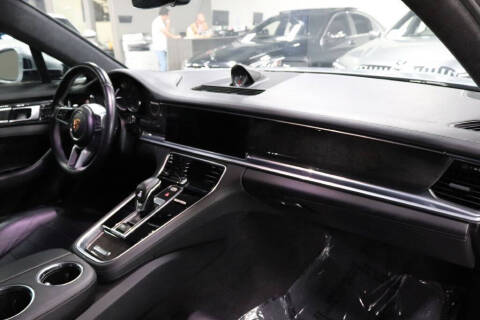 2017 Porsche Panamera Turbo