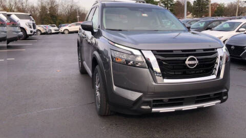 2025 Nissan Pathfinder SL