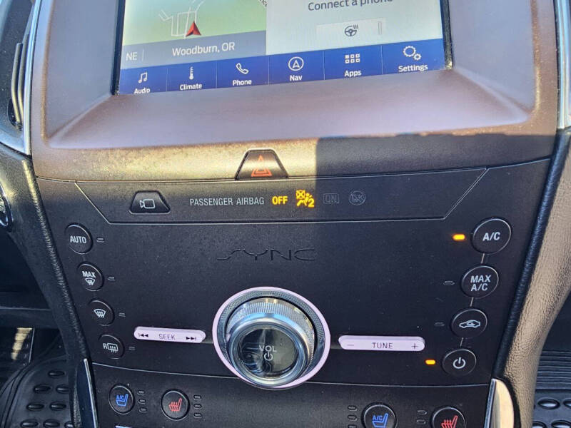 2020 Ford Edge Titanium