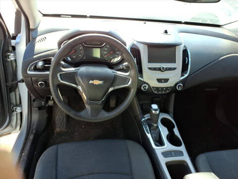 2017 Chevrolet Cruze LS Auto