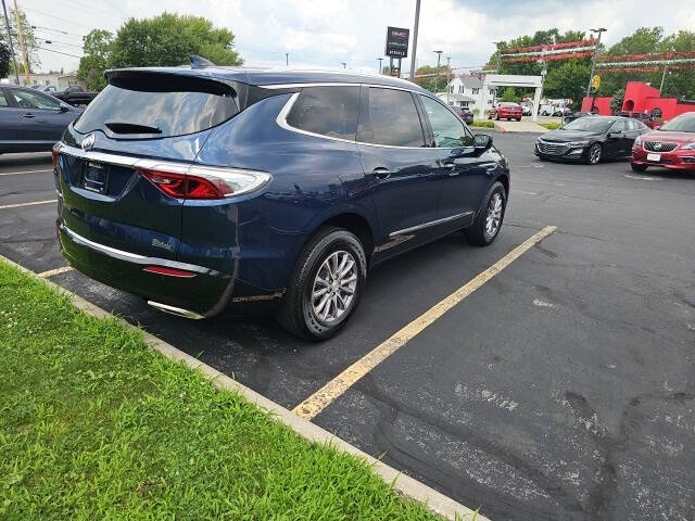 2022 Buick Enclave Essence